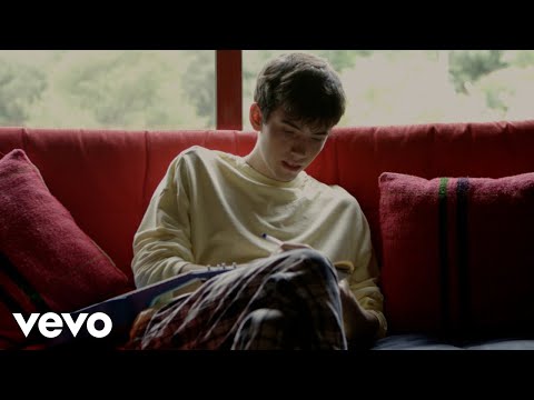 Geronimo Sims, ERNES - Corazón de Papel (Official Video)