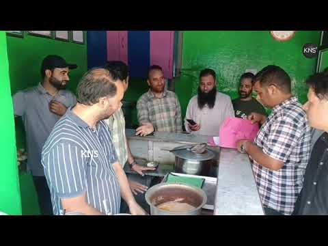 FCS&CA Department Seizes Domestic Gas Cylinders During Market Checking Drive in Kulgam.