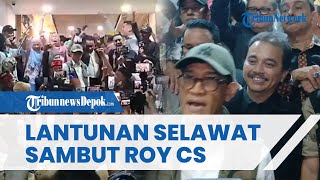 Emak-Emak Sambut Roy Suryo Cs Keluar dari Polda Metro Jaya dengan Lantunan Selawat dan Gema Takbir