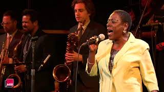 Sharon Jones & The Dap Kings - I Heard It Through To The Grapevine (Live)