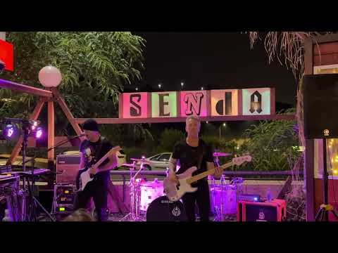 Apoteósico final del concierto de The Hype en Senda