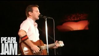 Thumbing My Way - Live At The Showbox - Pearl Jam