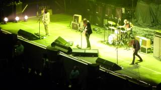 Uncle Acid and the Deadbeats - I'll Cut You Down - live @ O2 Arena in London 10.12.2013