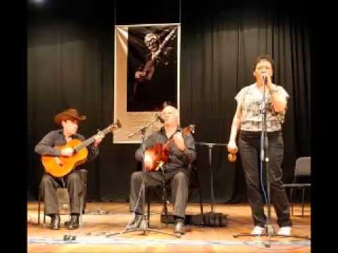 LA NEGRA DE SALVADOR,  Antología Tuyera, Ana Oropeza