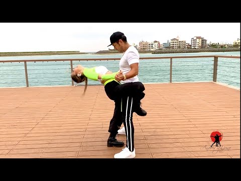 Daddy Yankee & Marc Anthony - De vuelta pa la vuelta / Salsa Dance Performance by Andrés & Yuno