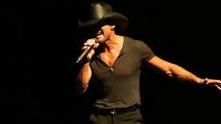 Angry All The Time - Tim McGraw - Soul2Soul - Jacksonville - 9-16-2017