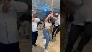 البنت التي جننت ملايين المشاهدين برقصتها 😅 مع الامبراطور tamer akil