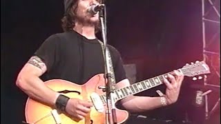 Elliott Smith - Everything Reminds Me Of Her - live