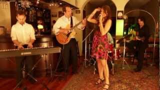 Ceci Mendez + Gota d'Agua - Falsa Baiana