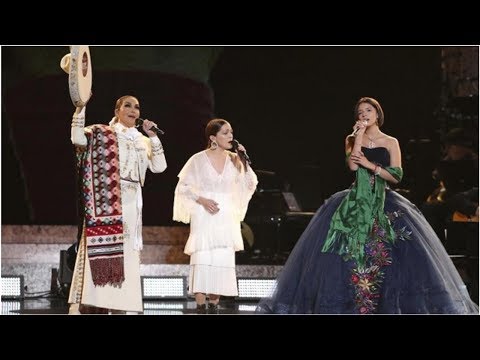Aída Cuevas, Ángela Aguilar y Natalia Lafourcade brillan en los Grammy (VIDEO)