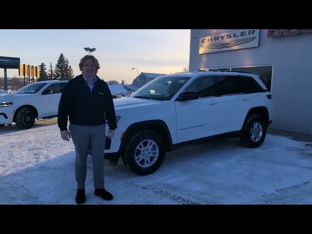 2025 Jeep Grand Cherokee Laredo 4x4 for sale in Cars & Trucks in Medicine Hat