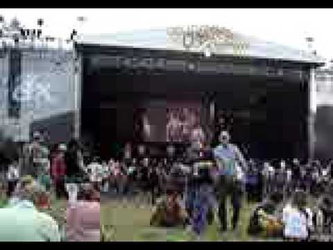 Whapweasel at Cropredy 08