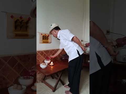 Hlawv xyab rau xwm kab ncej dab qhuas.