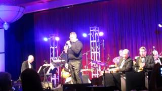 Vince Gills Sings &quot;Faint of Heart&quot; at the 2013 Vinny Pairings Party