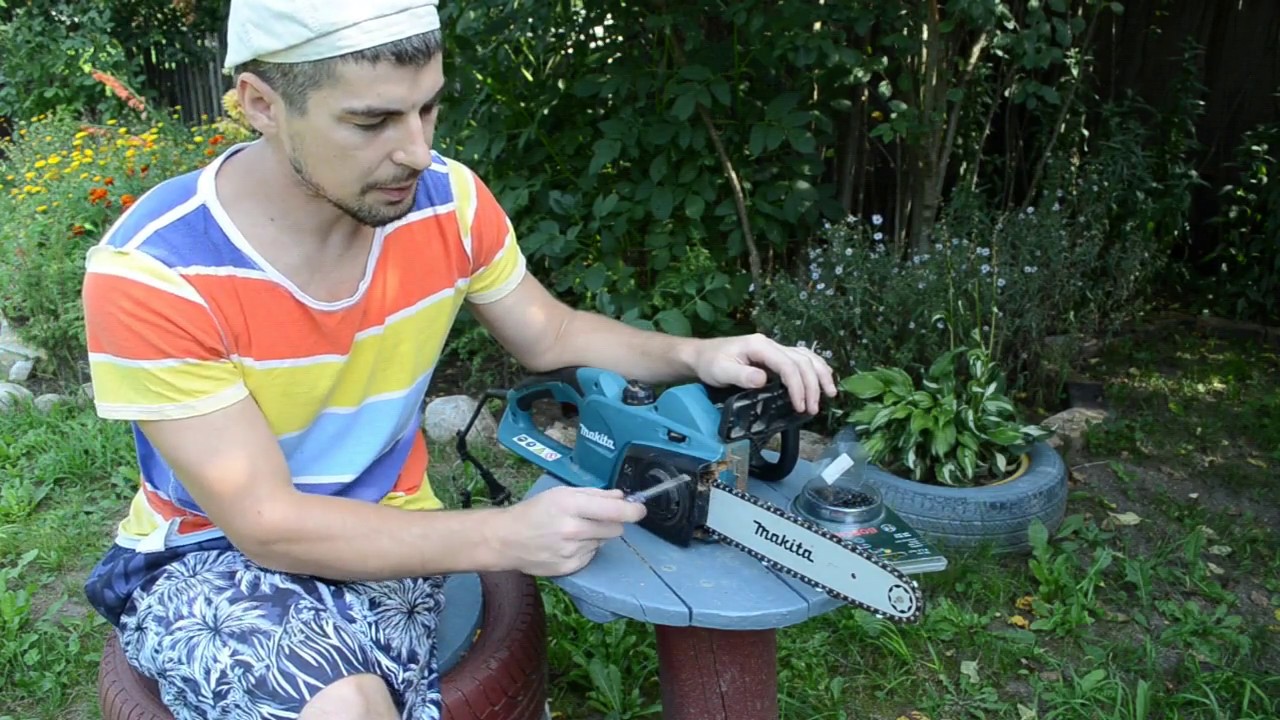 Цепная электрическая пила Makita UC3041A