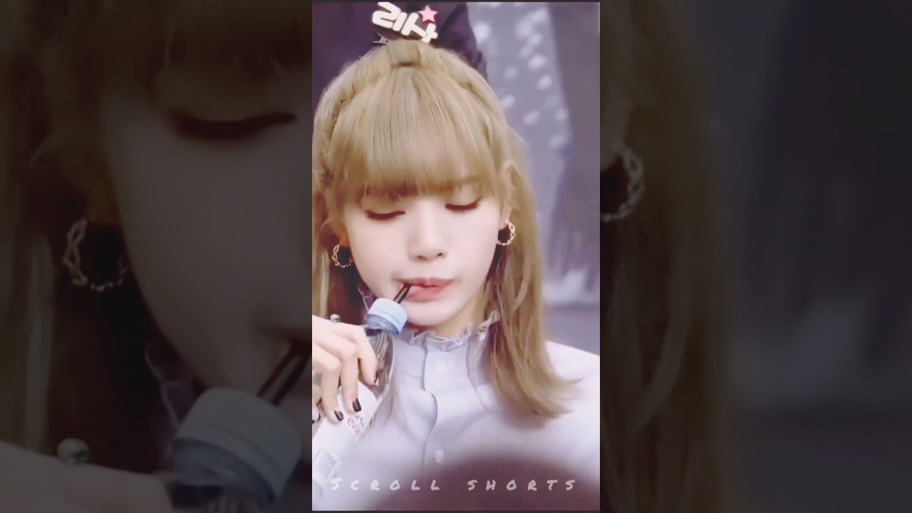 Cute Chinese Girl Expression And Smile ||   Scroll Shorts #shorts