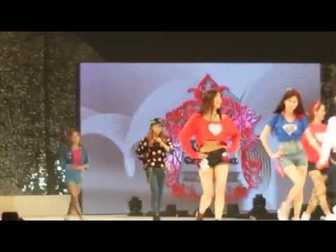 130622 SNSD ASIA STYLE COLLECTION IMPROMPTU CATWALK