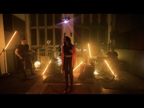 Manivi - Mirror :: GLITCH Sessions