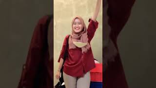 Download lagu SUKA BANGET SAMA SENYUM MBAK INI - Video Tik Tok 313 mp3 Download lagu SUKA BANGET SAMA SENYUM MBAK INI - Video Tik Tok 313 mp3