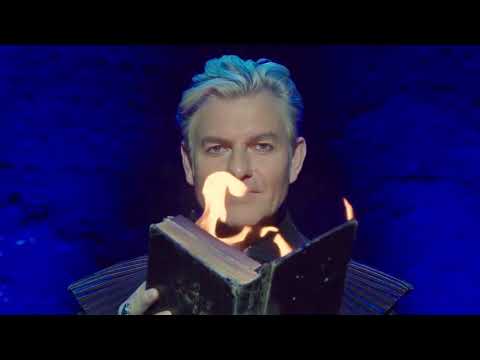 Presenting the amazing world famous magician Joe Labero!