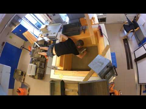 Filling of heat transfer box with dry sand sample