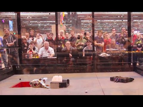 FRA Q8 - Night Fury 2 v No Toy v Predator - RC Combat Robot Wars - 2015 RC World Championships