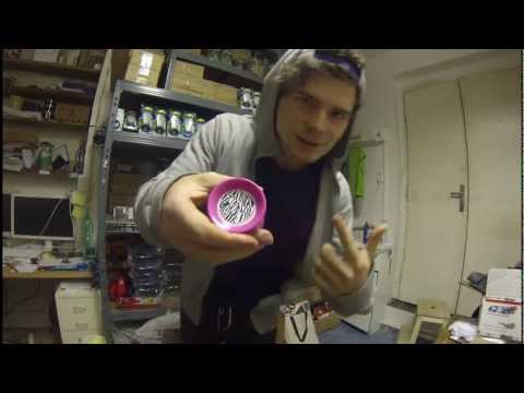 SLUSNY x Yoyofactory - Vashek Kroutil - Onestar