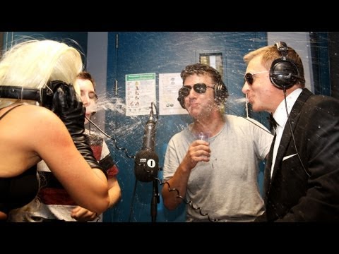 Innuendo Bingo - Simon Cowell, Daniel Craig & Lady Gaga Lookalikes!