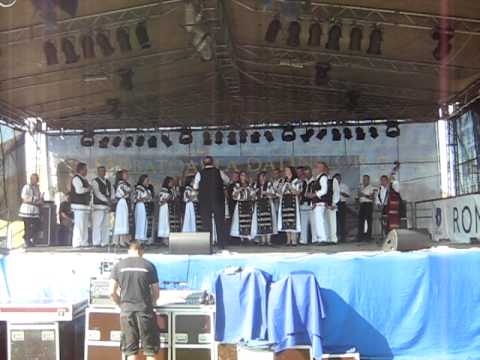 41 - SARBATOAREA DATINILOR LA RACIU - MVI_0454.AVI