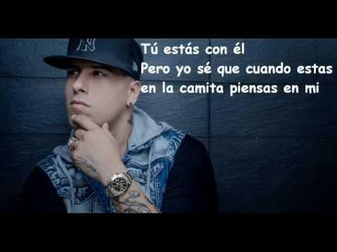 Nicky Jam - Piensas En Mi - (Video Lyric/Letra)