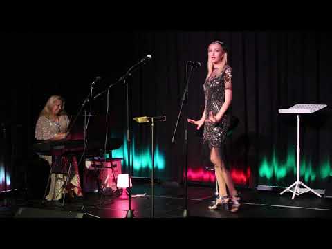 " Ich kann mir nicht helfen, ich finde mich schöne" Mila  Loginovskih Hits der Goldenen 20er