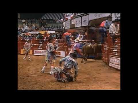 Lowell Johnston vs Gold Dust - 94 PBR Ft. Worth (86 pts)