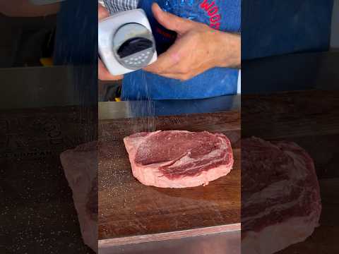 BEST Way To Salt Steak 🥩 #steak #salt #ribeyesteak #ribeye #bbq
