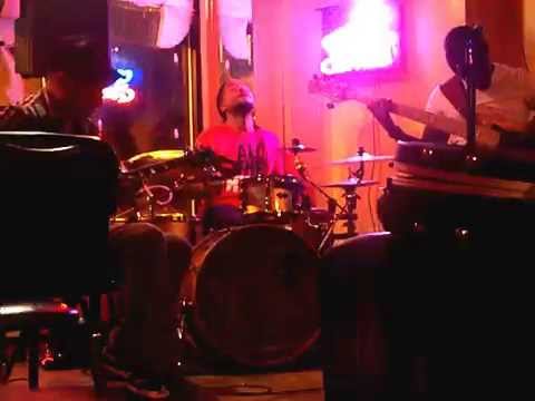 Will Ross -  Ain't Nothing But The Truth    Walter Barnes Jr  &