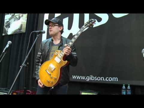 Joe Bonamassa Demos New ‪Gibson Paul Kossoff Signature Les Paul  •  NAMM 2012