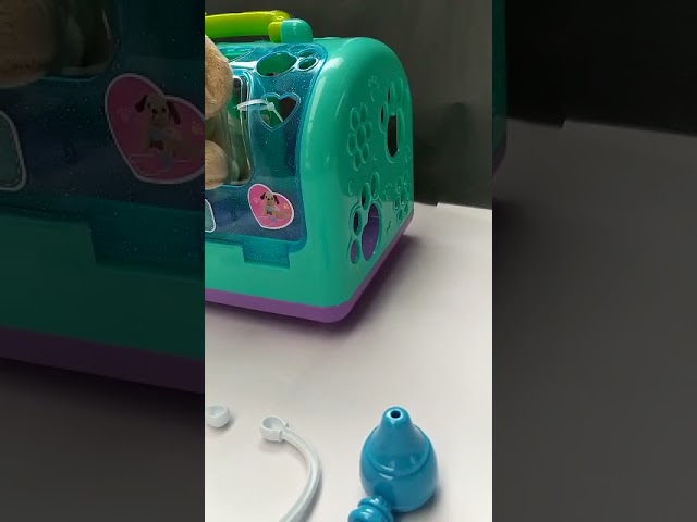 Vídeo relacionado con Haba Creative Play 2012045001 - Juego de Juegos de Veterinario para niños, Accesorios de Cuidado de Animales de Madera para niños, complemento práctica Veterinaria y Juegos de rol con