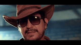 Una Carretera Music Video