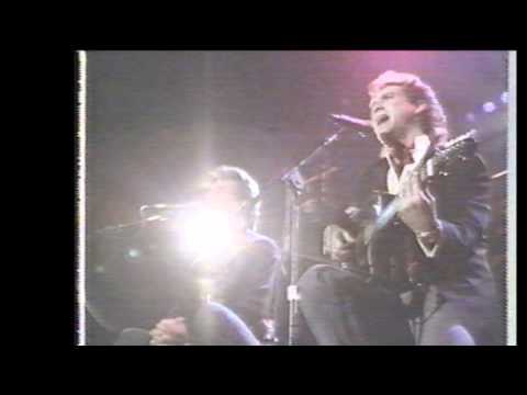 PATRICK SWAYZE and LARRY GATLIN perform LOVE HURTS.wmv