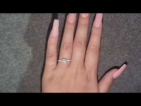 IGI 0.75ct D /VS1 LAB Diamond Solitaire Set In Platinum with Diamond Shoulders