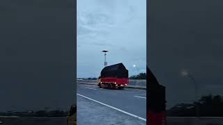 Download lagu nyodrek di tol pemalang batang km 339 #sodrekers #trukoleng #supirtruk #trukmania #trukmbois mp3