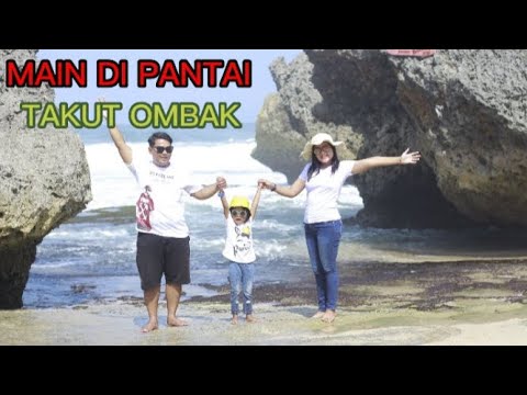 ADIVA PERTAMA KALI KE PANTAI KETAKUTAN SAMA OMBAKNYA