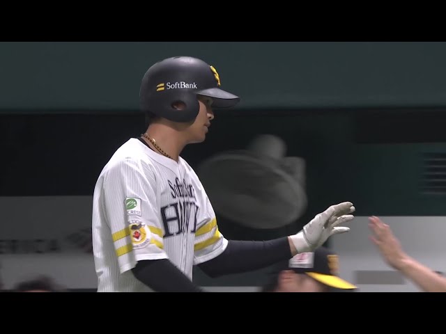 【5回裏】貴重な追加点!! ホークス・笹川吉康 レフトへの犠牲フライを放つ!! 2025年5月3日 福岡ソフトバンクホークス 対 千葉ロッテマリーンズ