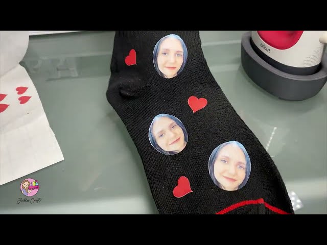 Vídeo relacionado con Calcetines Personalizado Calcetines Personalizada con Texto Unisex Socks Personalizado Agrega Color favorito Calcetine divertidos Regalos Personalizada de Navidad Halloween San Valentín para Parejas