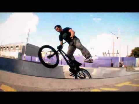 Mike Spinner Nike 6.0 Writing on the Wall