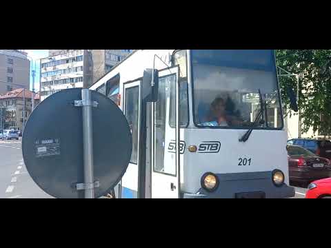 Tramvaiul V3A-93M-2000 #201 (24) sosind in terminalul "Vasile Pârvan"