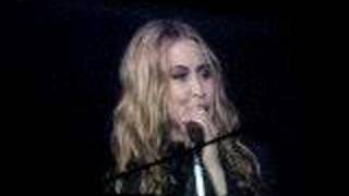 Anouk - Make it rain @ Gelredome 28-03-2008