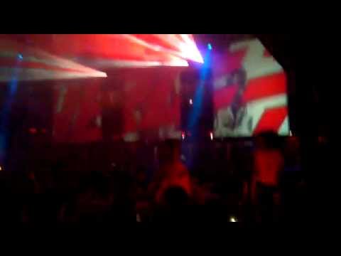 Sven Vath @Cocoricò 1\9\012.mp4