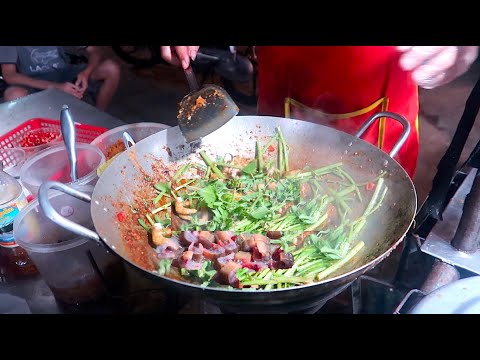 Street Food at Phsar Touch in Phnom Penh | Cambodia Foods at Night