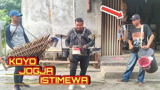 Download lagu Koyo Jogja istimewa - Pengamen angklung jalanan - musik tradisional angklung  mp3