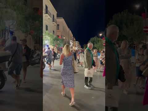 Walking through Vieste at night #travel #tourists #italian #trip